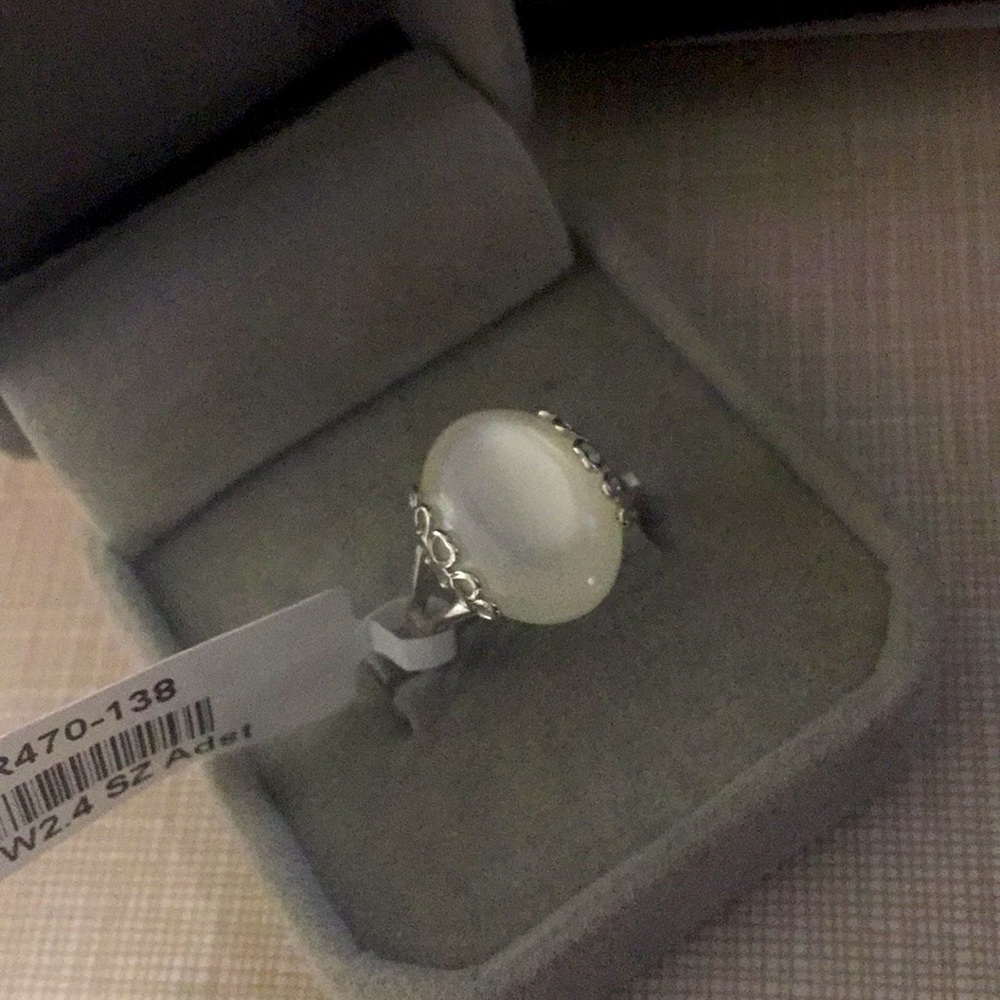 MADE IN USA NEW Beautiful Mother of Pearl Ring - Picture 4 of 11